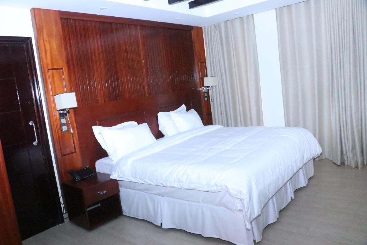 Sainte Famille Hotel Kigali Dış mekan fotoğraf